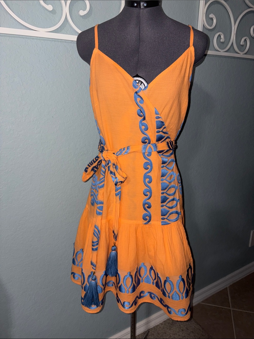 Nwot NEMA resort wear waist drop sleeveless v neck mini wrap dress